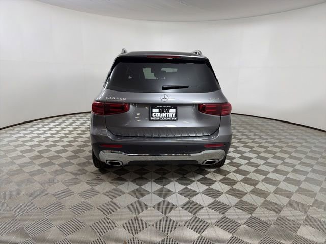 New 2026 Mountain Grey Metallic Mercedes-Benz GLB 250 image 18