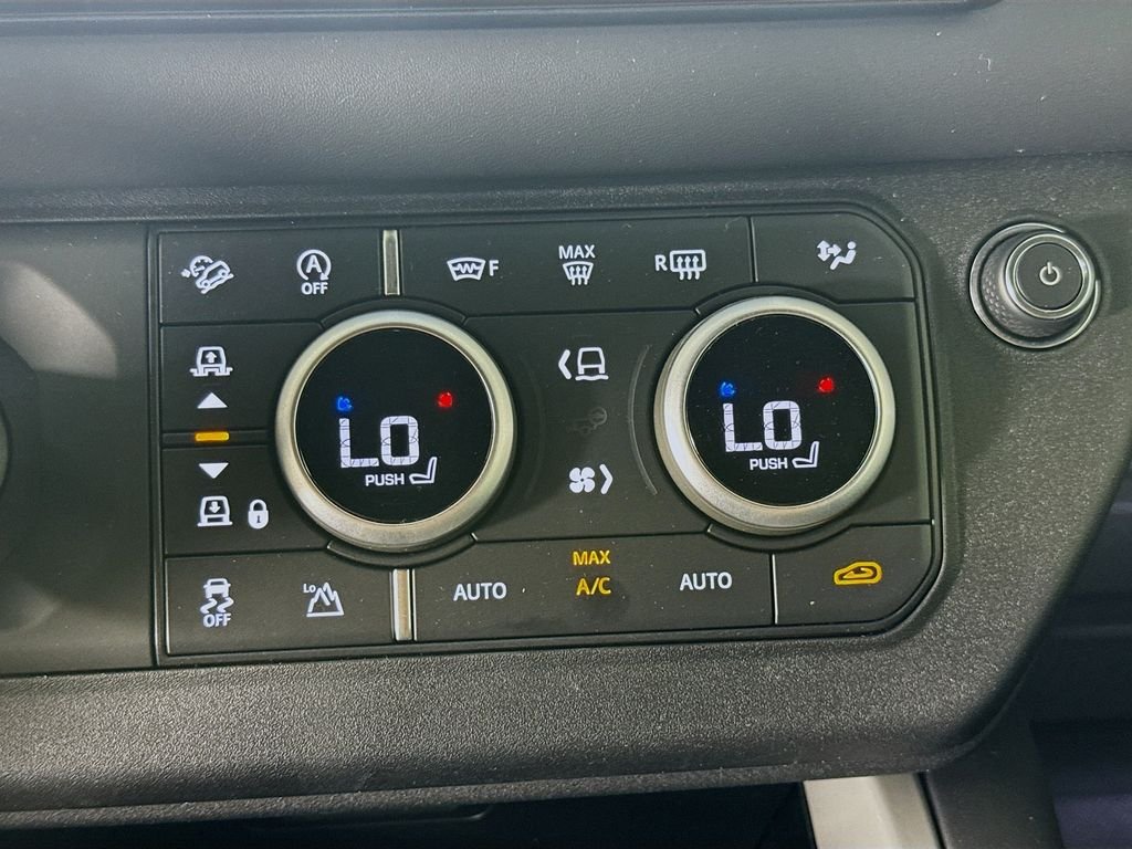 2025 Land Rover Defender V8 - Photo 18