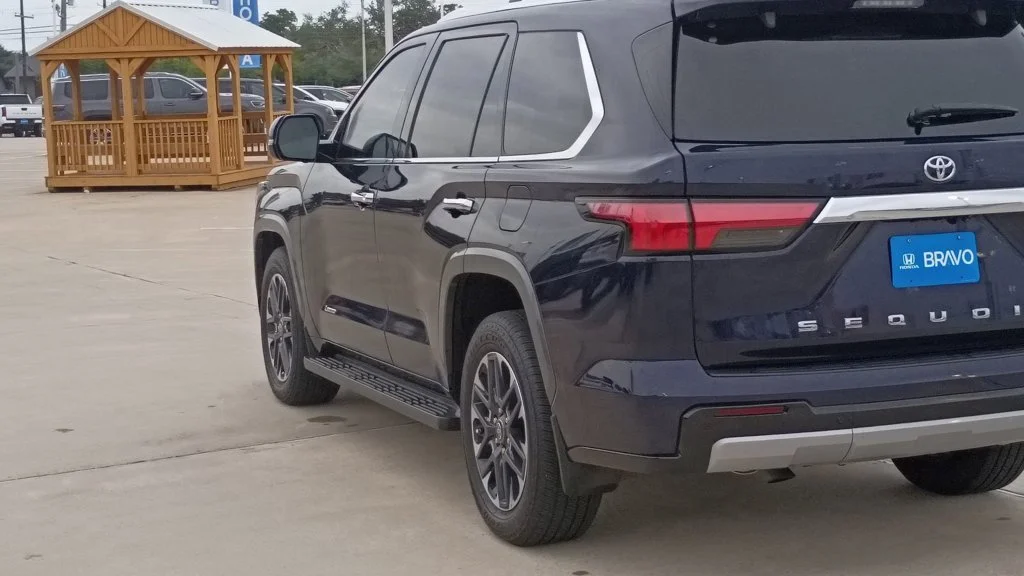 Used 2025 Blue Toyota SR5 image 7