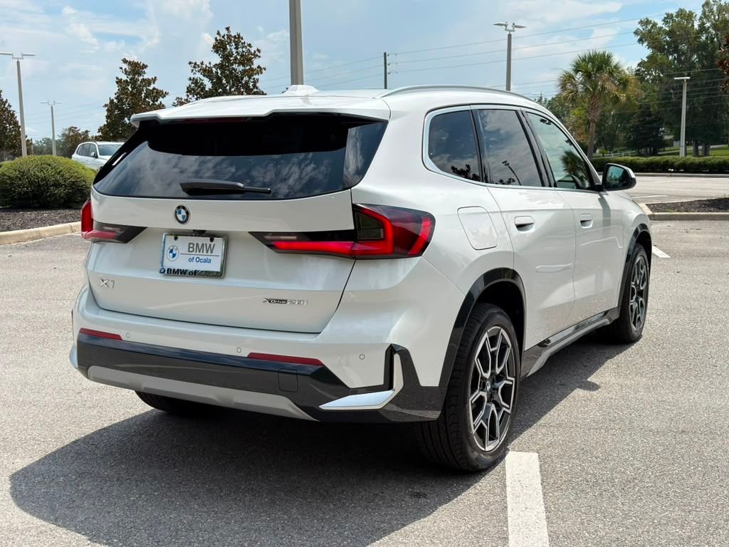 New 2026 White BMW xDrive28i image 5