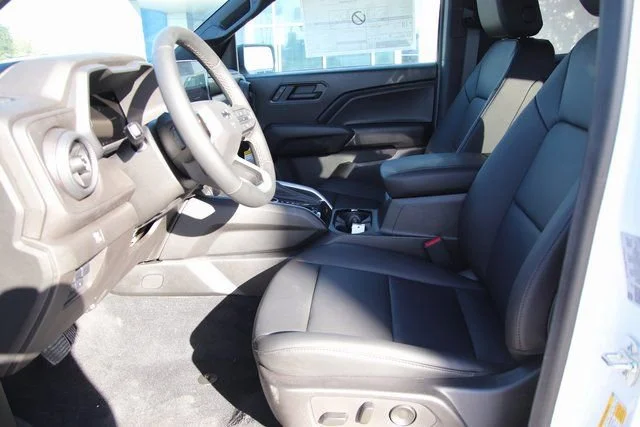 2025 Chevrolet Colorado Trail Boss - Photo 11