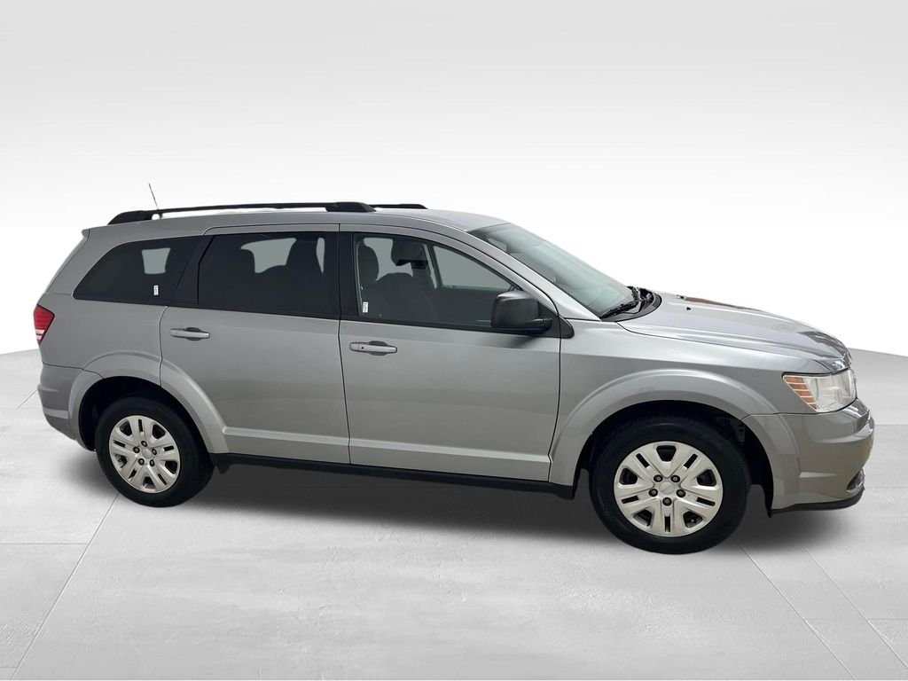 Used 2020 Silver Dodge SE image 6