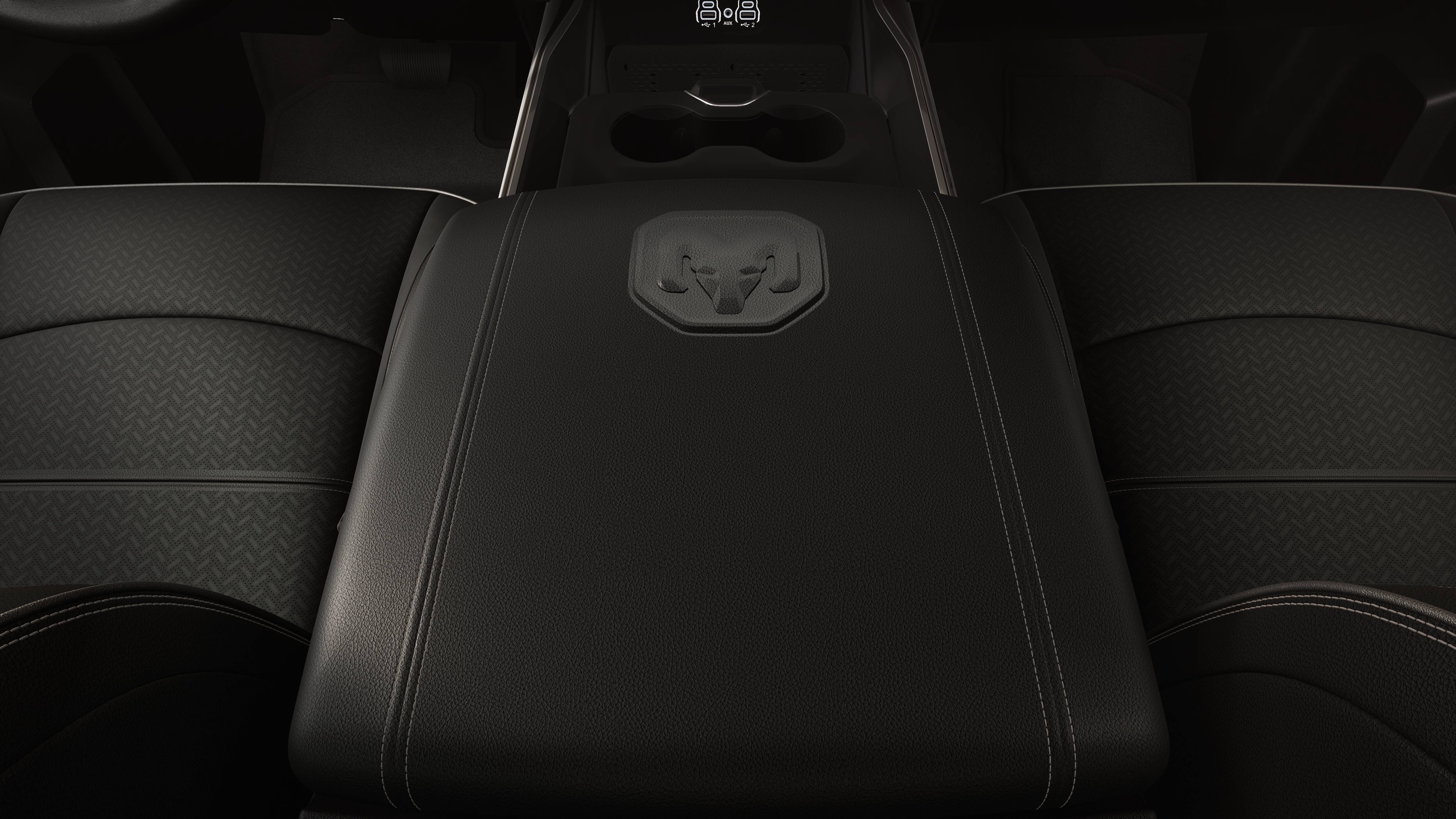 New 2026 Diamond Black Crystal Pearl-Coat Exterior Paint RAM LARAMIE image 30