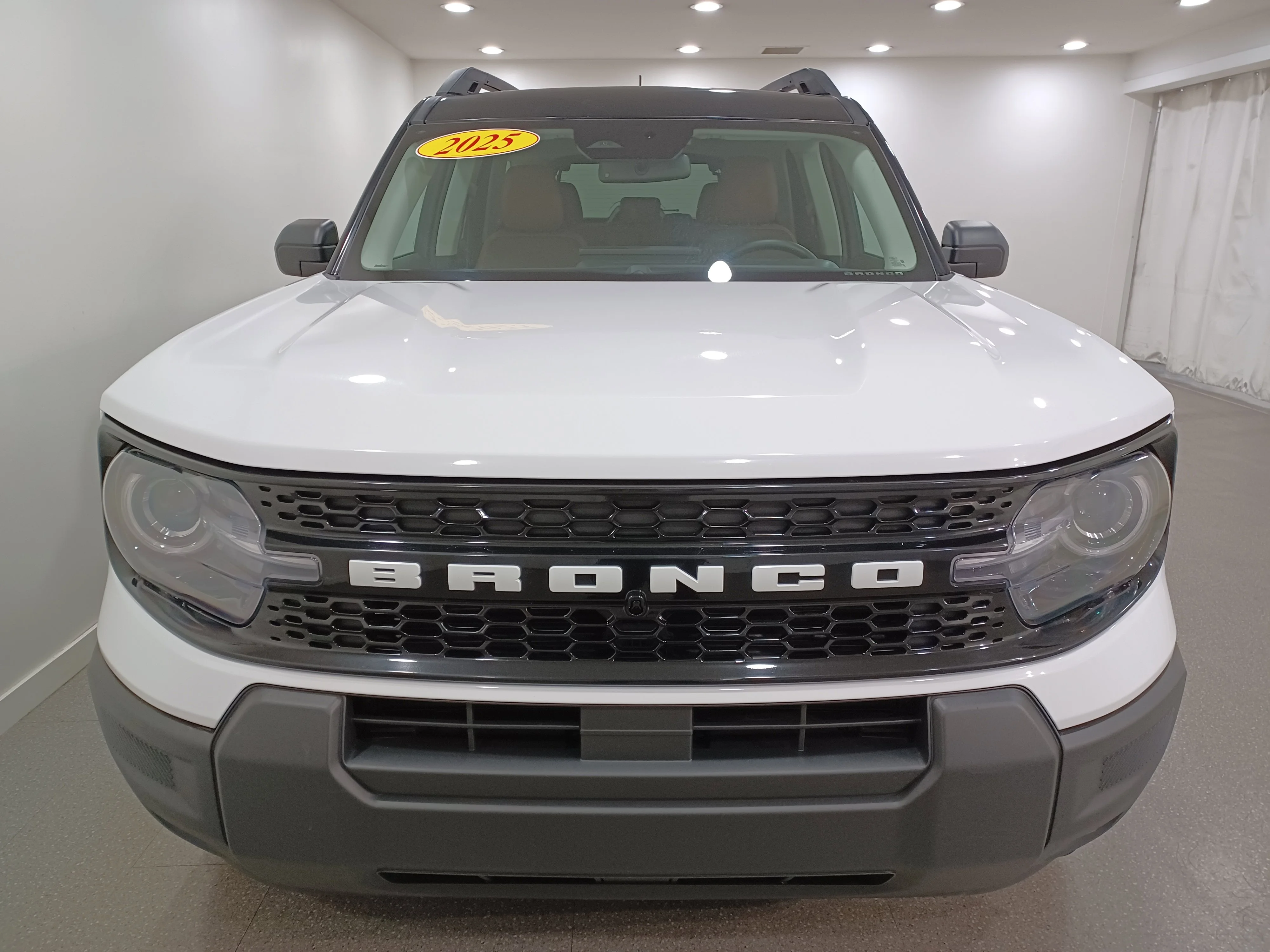 Certified Used 2025 Oxford White Ford Outer Banks 4x4*Adaptive Cruise | Remote Start | Htd Leather | Htd Wheel | Lane Keep Assist image 3