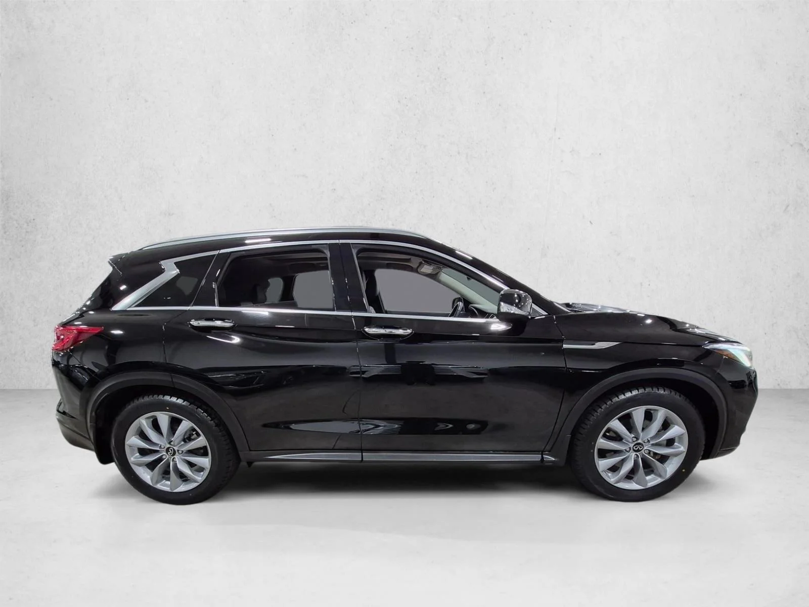 Used 2021 Black Obsidian INFINITI LUXE image 4