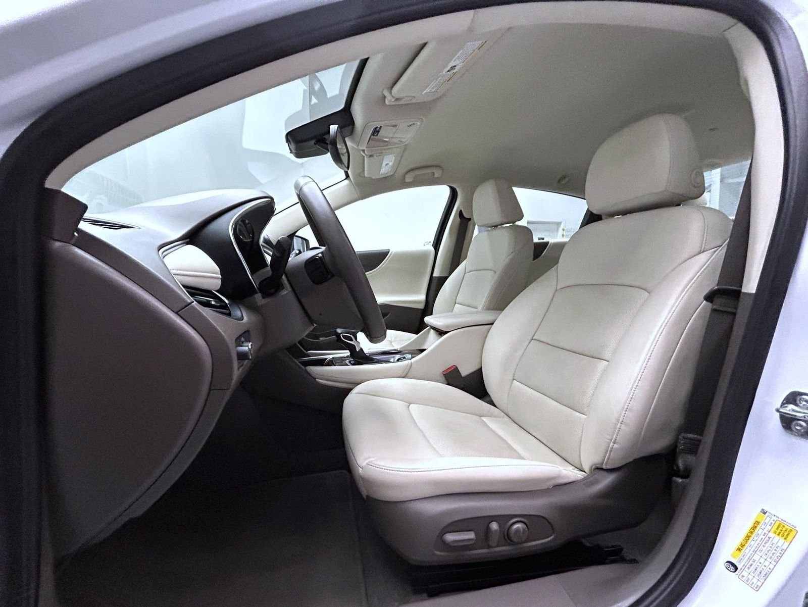 Used 2024 White Chevrolet LT image 10