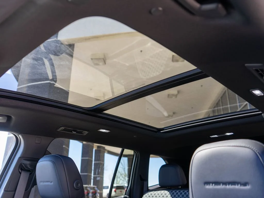 2026 GMC Acadia Denali - Photo 12