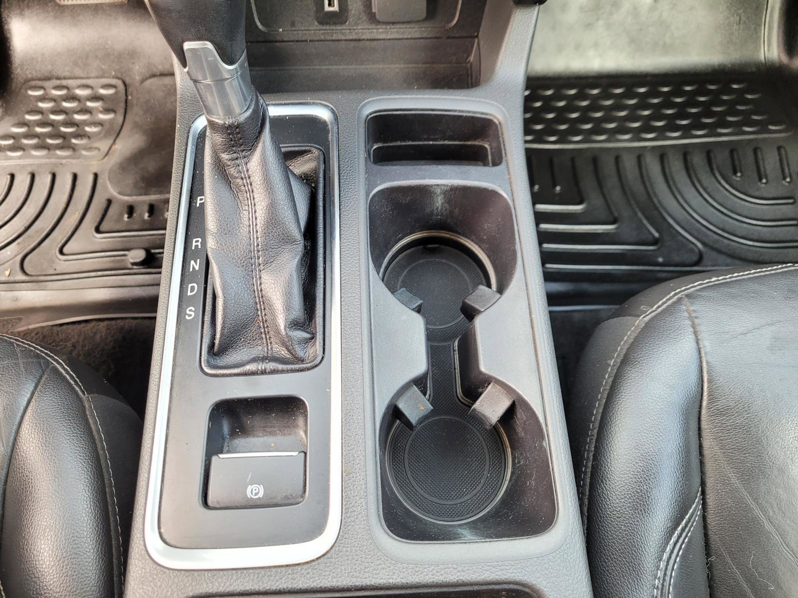 Used 2017  Ford Titanium image 26