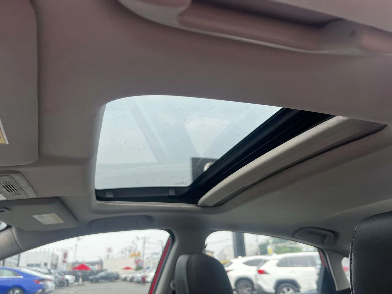 Used 2016 Red Honda Touring image 27