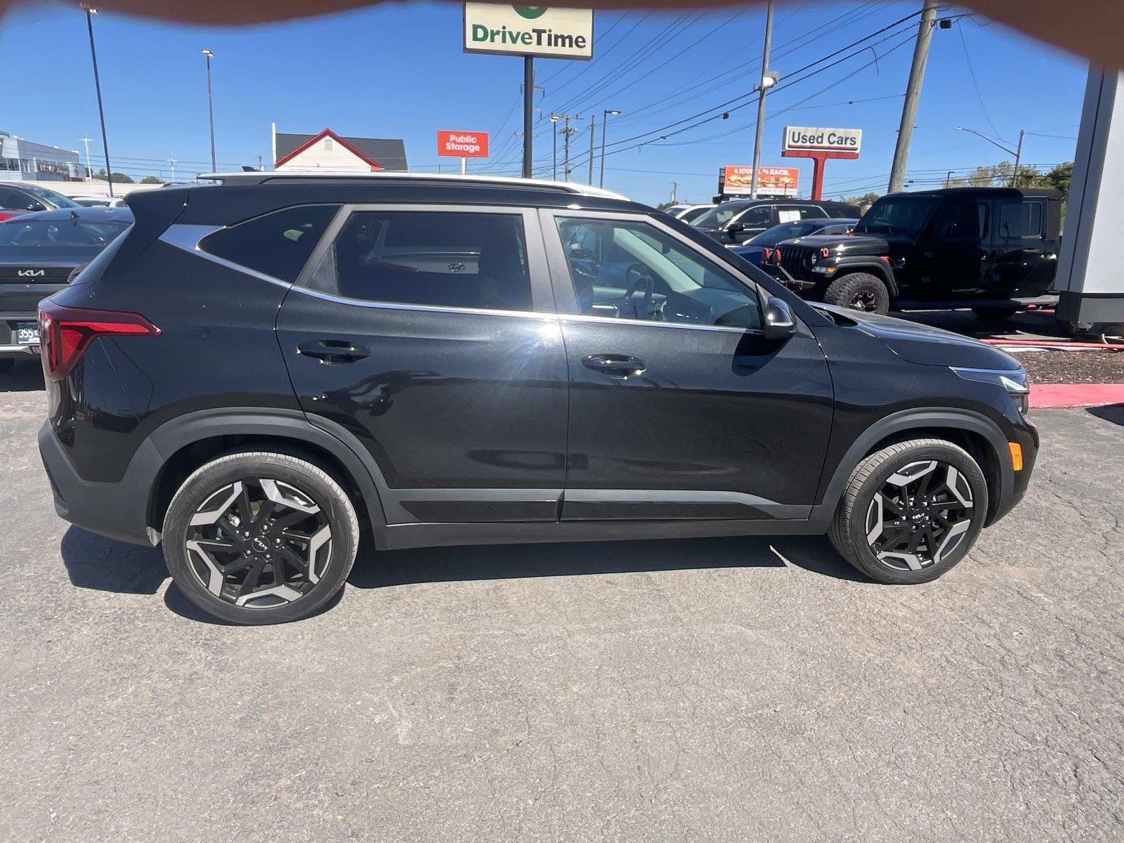 Used 2024 Fusion Black Kia SX image 8