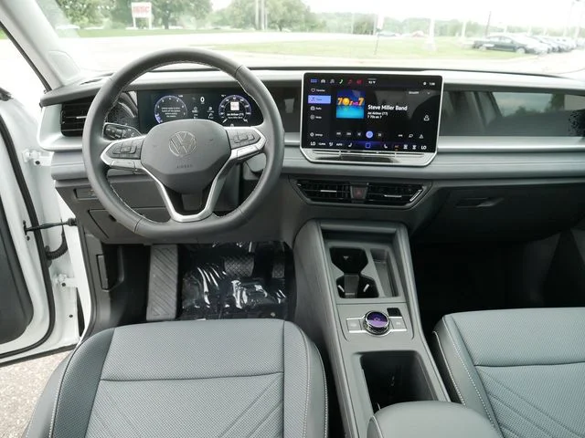 New 2026 White/off-white Volkswagen 2.0T SE image 9