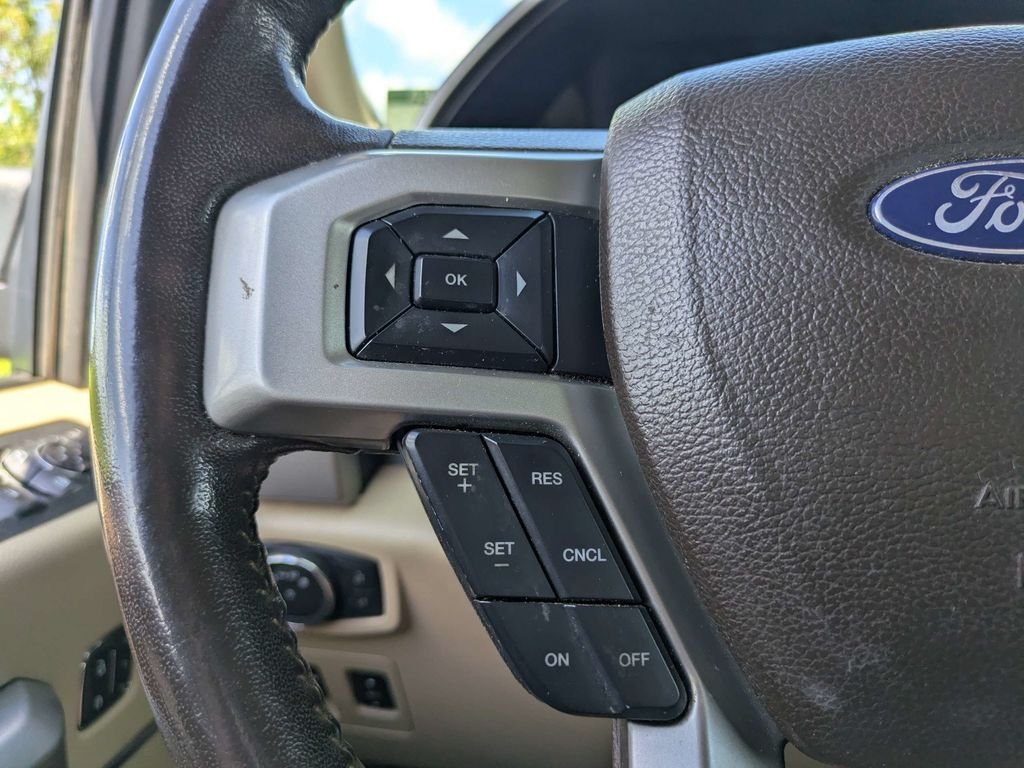 Used 2020 White Ford Lariat image 26