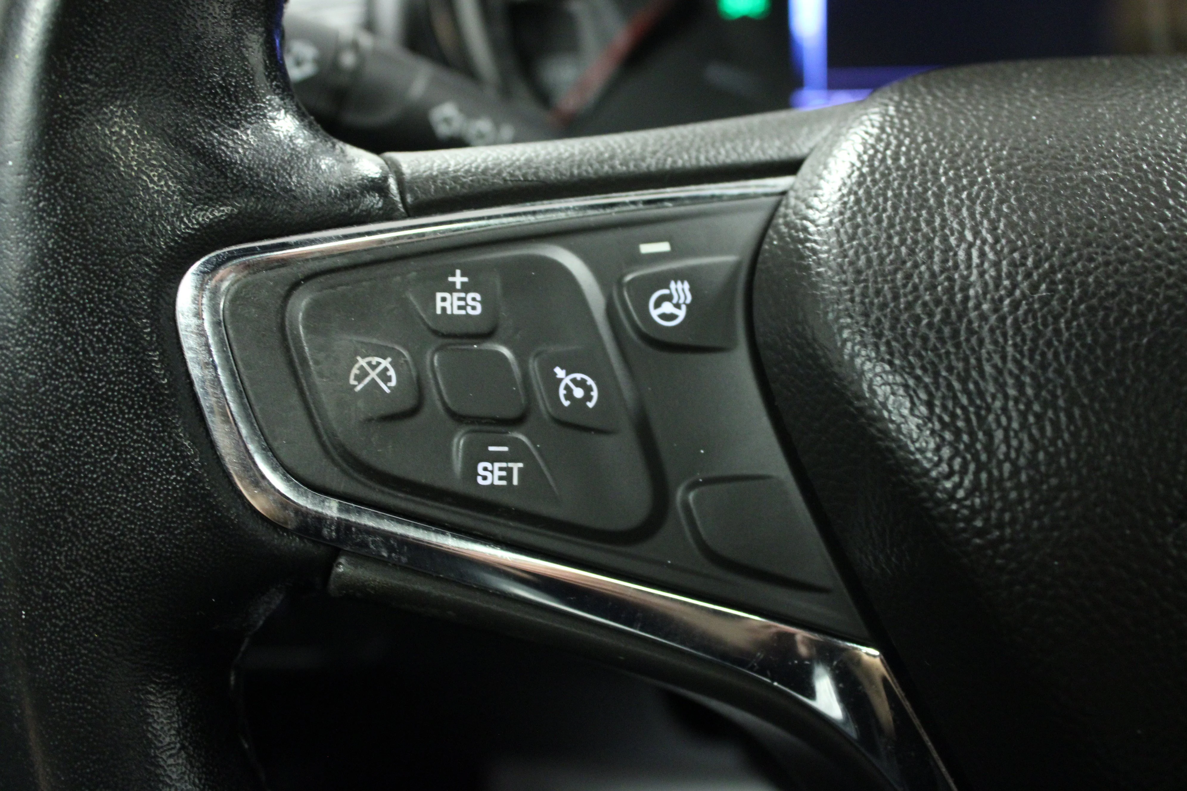 Used 2016 RED HOT Chevrolet Premier image 19