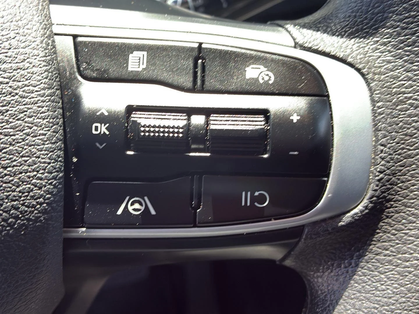 Used 2025 Ebony Black Kia LX image 13