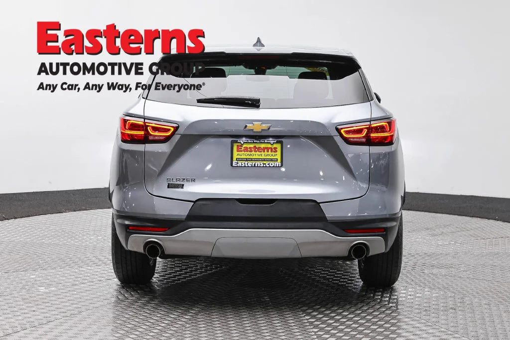 Used 2025 Gray Chevrolet LT image 6