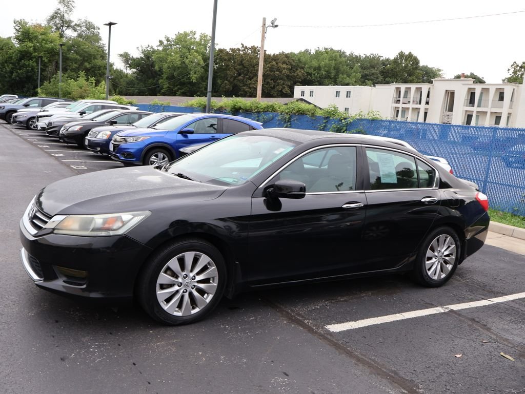 Used 2013 Black Honda EX-L image 4