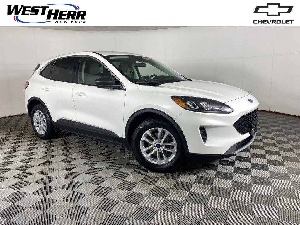 Used 2022 White Metallic Ford SE image 1