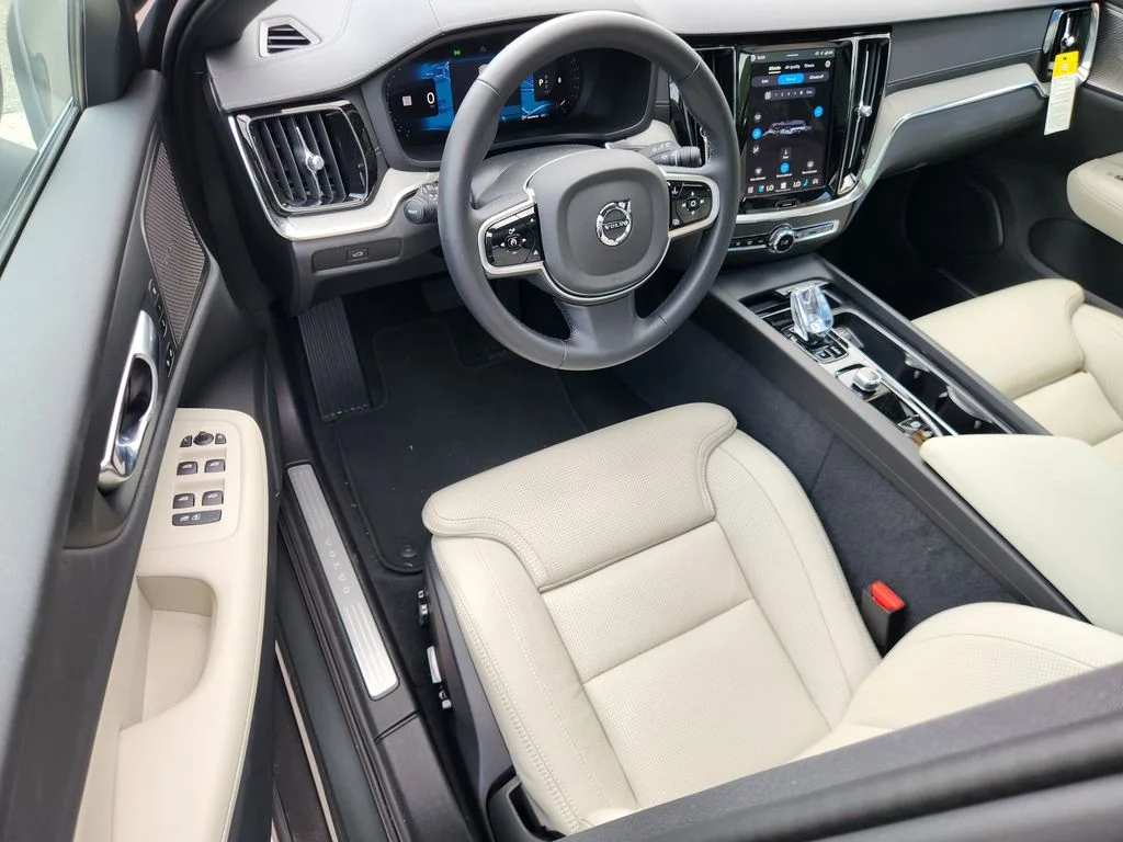 2026 Volvo V60 Cross Country Ultra - Photo 17