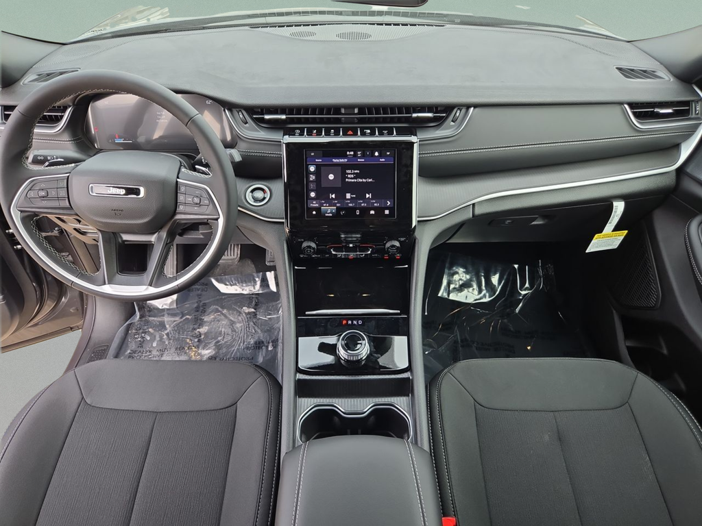 New 2025 Baltic Gray Metallic Clear-Coat Exterior Paint Jeep Laredo X image 27