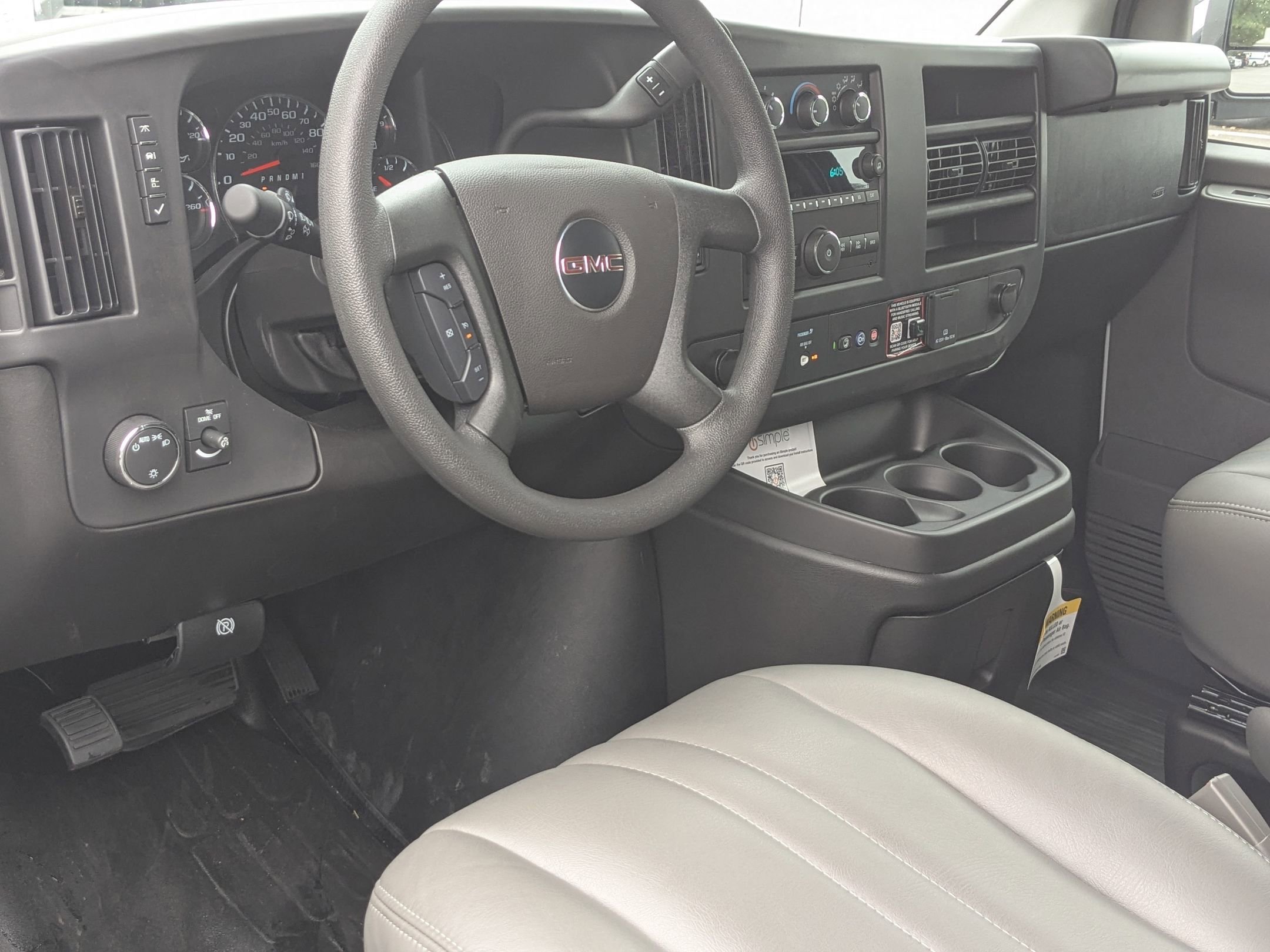 2025 GMC Savana Cargo Work Van - Photo 9