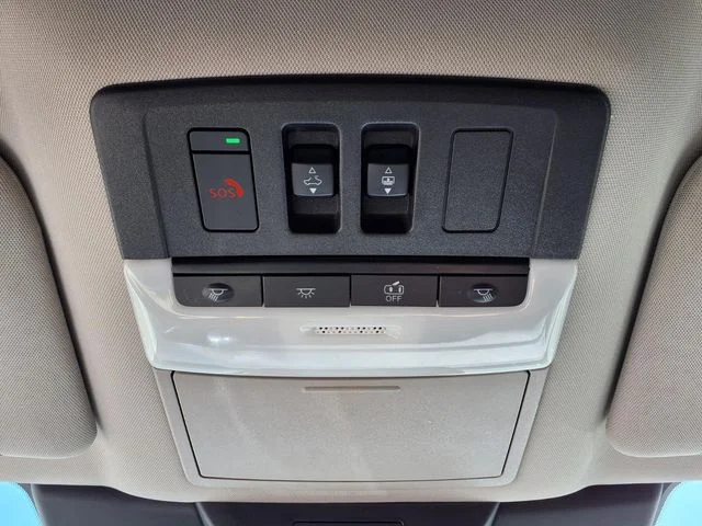 Used 2025 Gray Nissan Platinum image 14