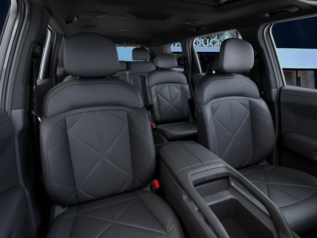 New 2027 Ivory Silver Kia EX image 15
