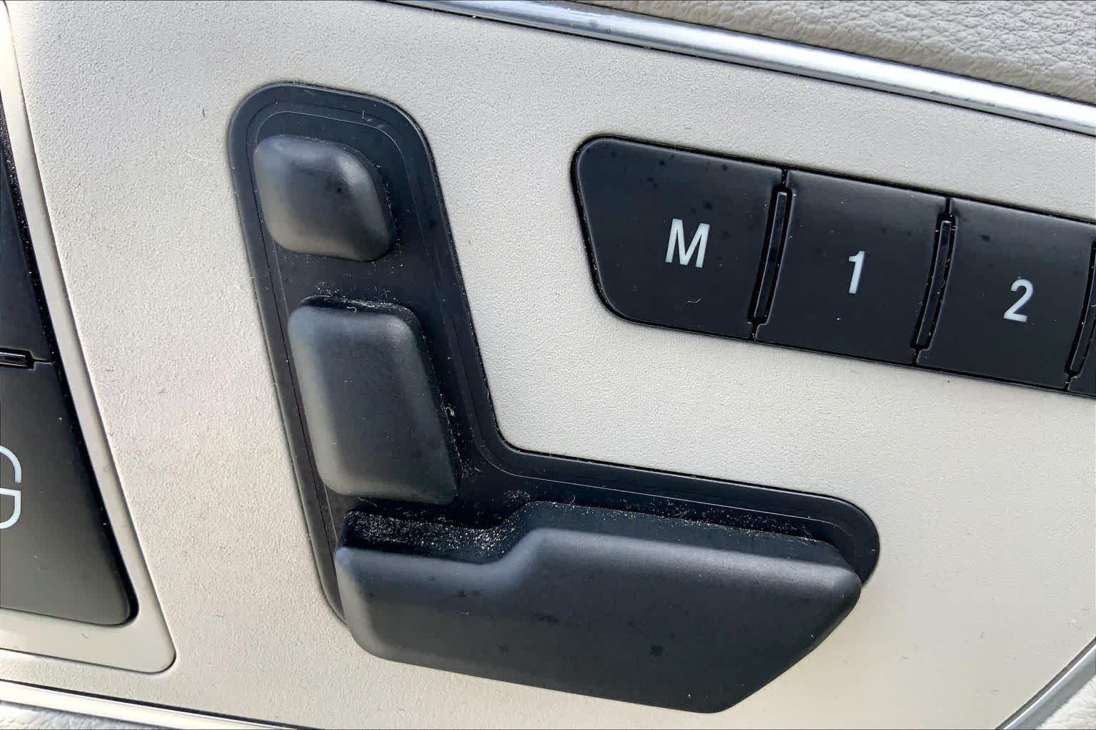 Used 2013 Palladium Silver Metallic Mercedes-Benz E 350 Luxury image 34