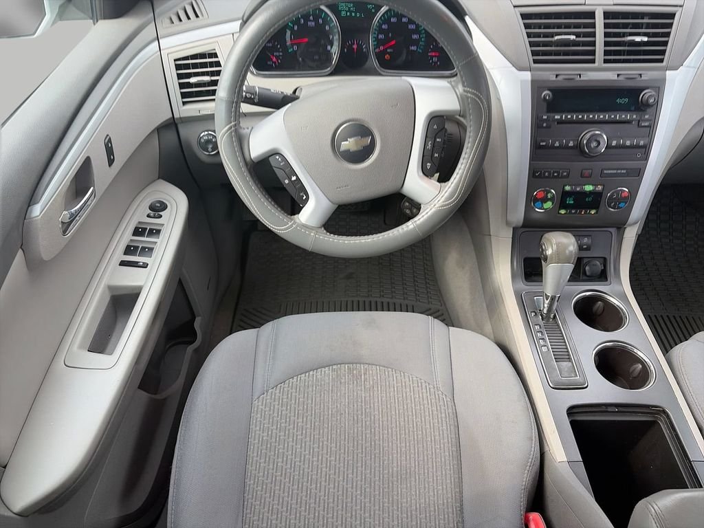 Used 2009 Silver Chevrolet LT image 11
