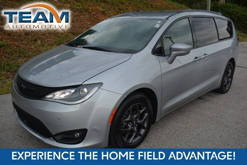 2019 Chrysler Pacifica Touring L Plus's photo