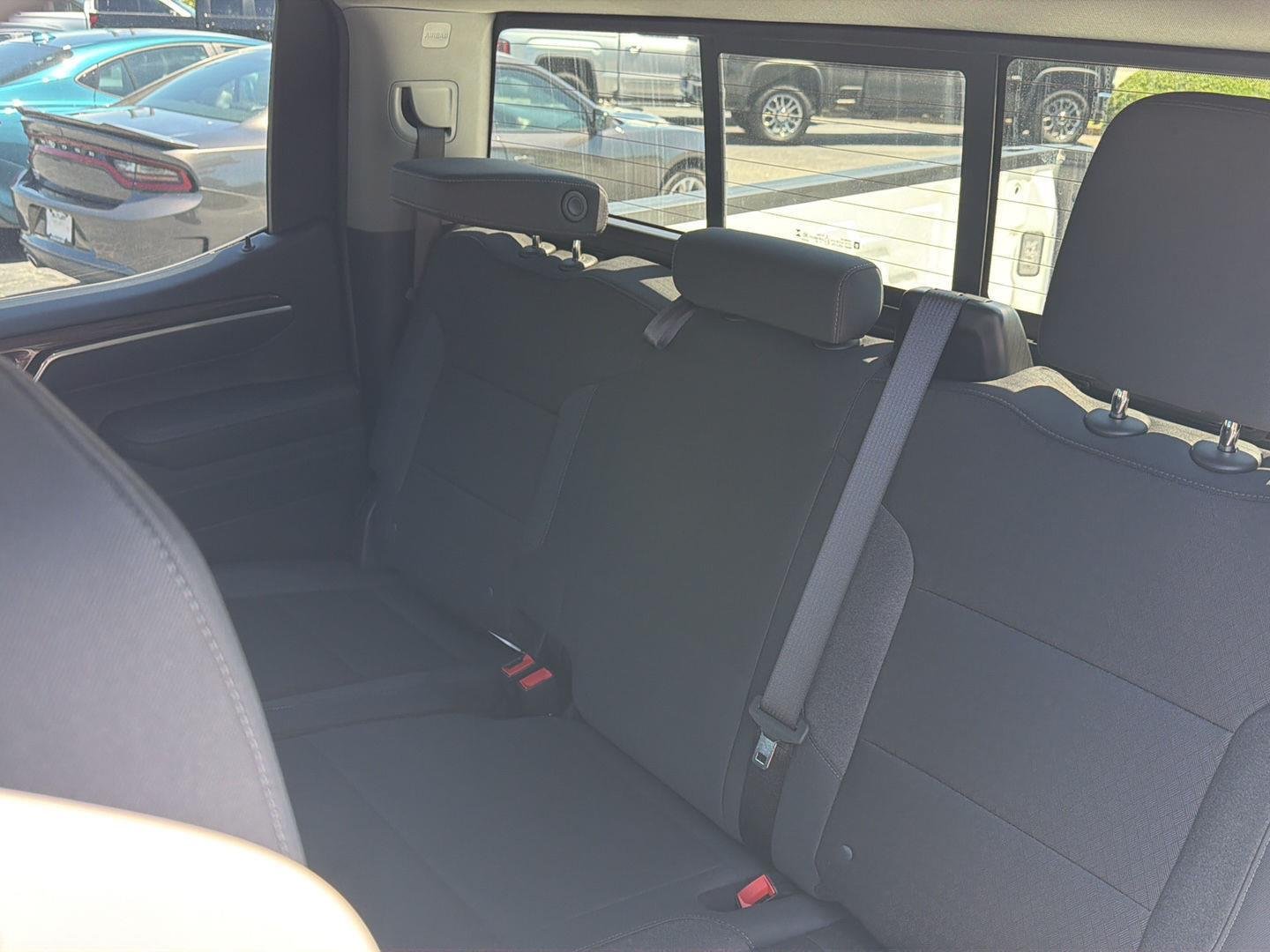 Used 2025 Summit White Chevrolet LT image 33