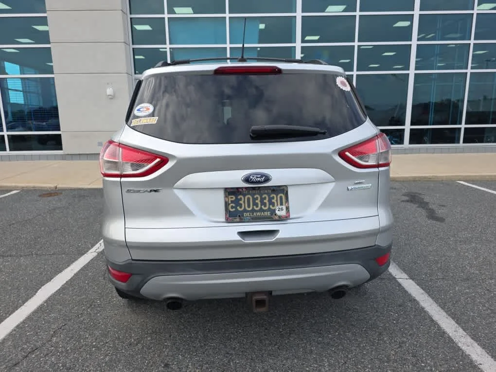 Used 2014 Ingot Silver Metallic Ford SE image 3