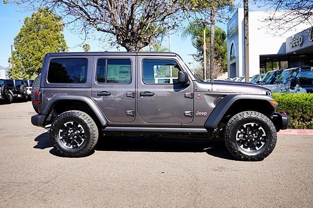 New 2026 Granite Crystal Metallic Clear-Coat Exterior Paint Jeep Rubicon image 7