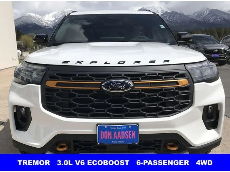 New 2026 Star White Metallic Tri-Coat Ford Tremor® image 2