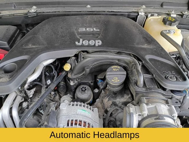 Used 2020 Gray Jeep Sport S image 23