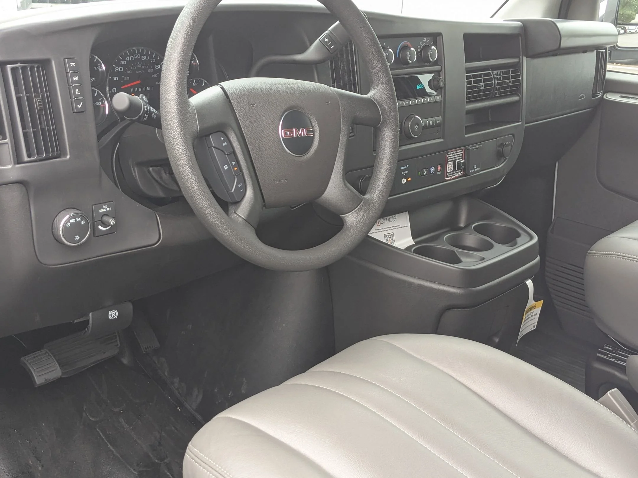 New 2025 Summit White GMC Work Van image 9