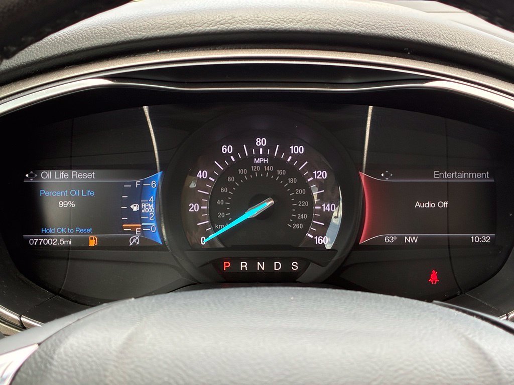 Used 2018 Gold Ford SE image 12