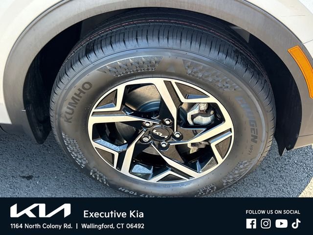 Certified Used 2023 Gray Kia LX image 7