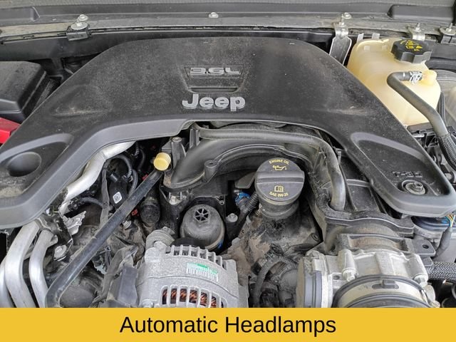 Used 2020 Gray Jeep Sport S image 23