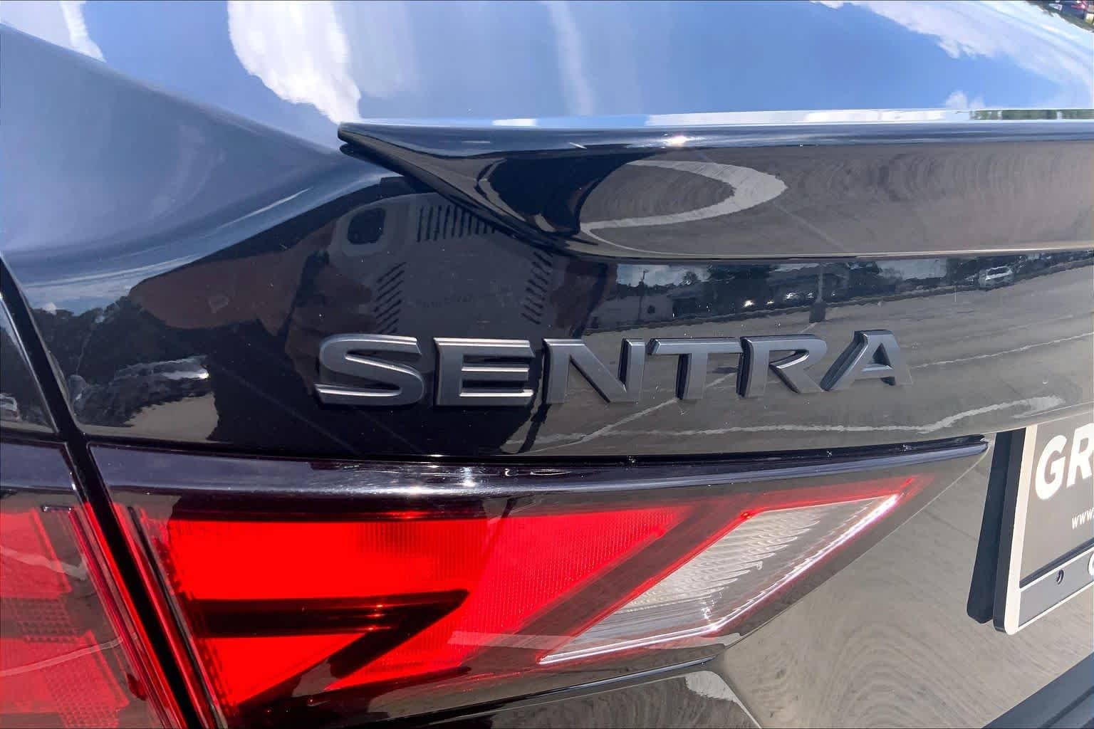 Used 2025 Super Black Nissan SR image 30