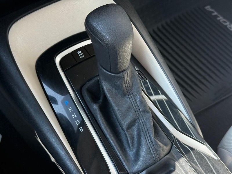 Used 2020 Celestite Toyota LE image 28