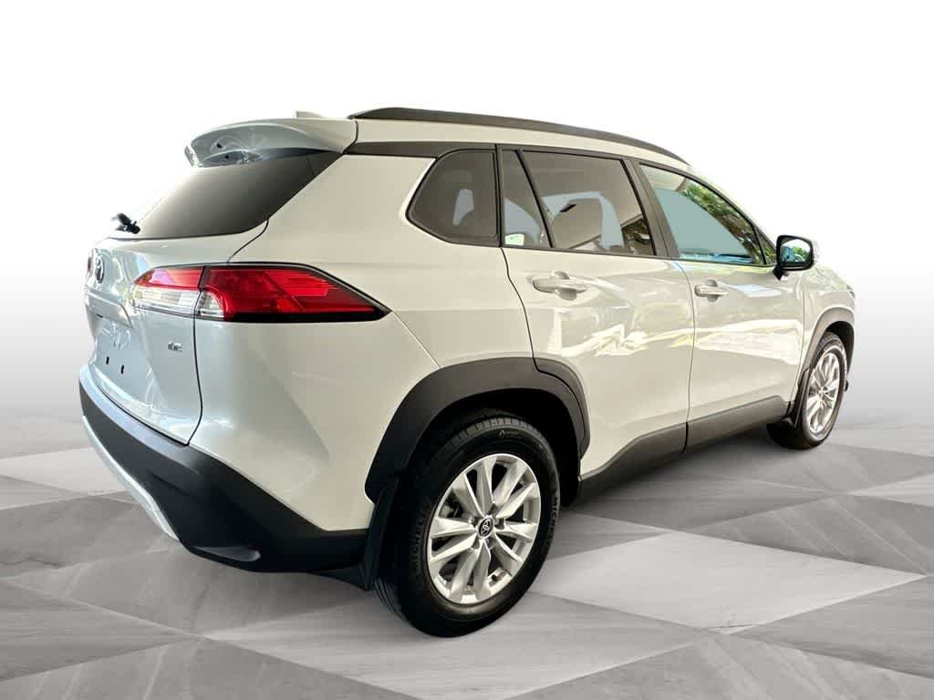 Used 2024 Wind Chill Pearl Toyota LE image 8