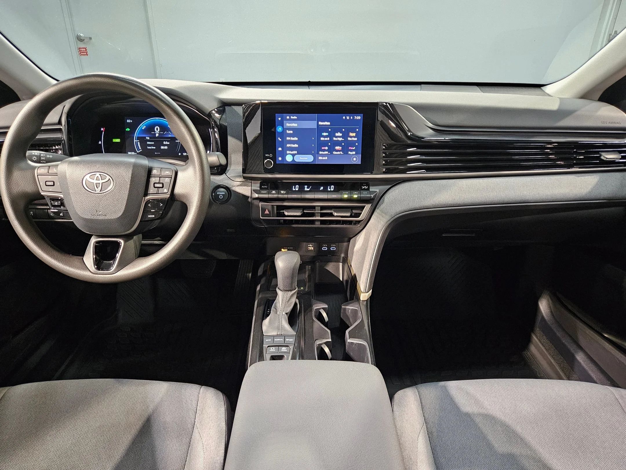 Used 2025 Underground Toyota LE image 10