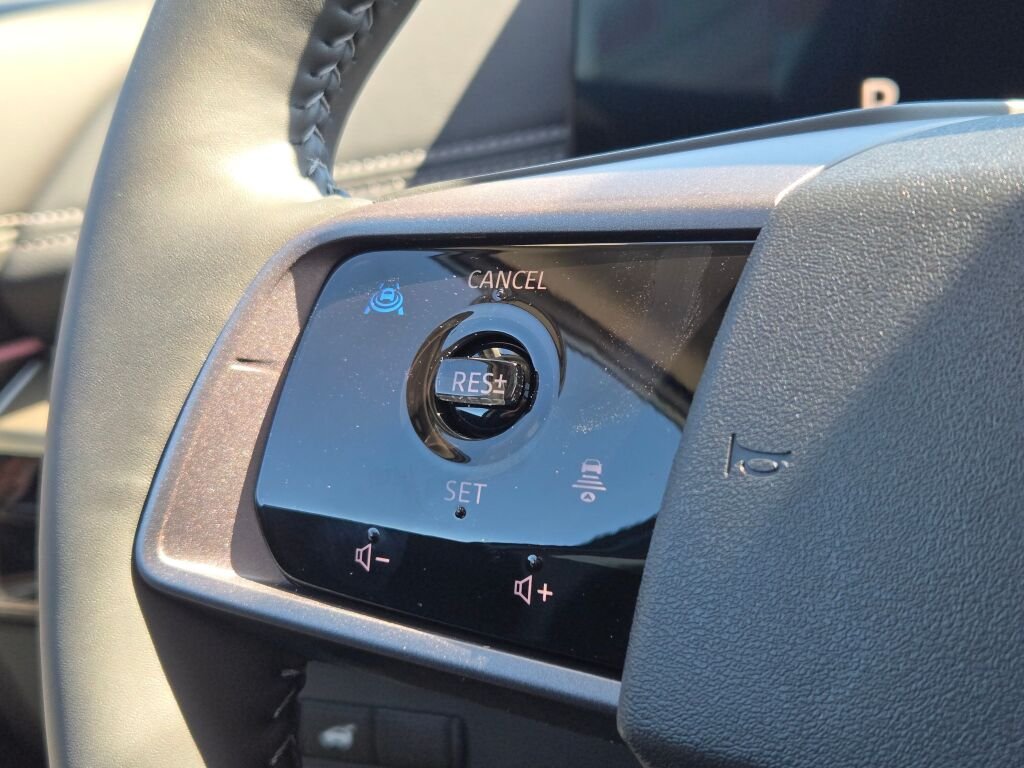 New 2026 Aurora Blue Pearl Metallic / Super Black Two-tone Nissan Platinum image 28