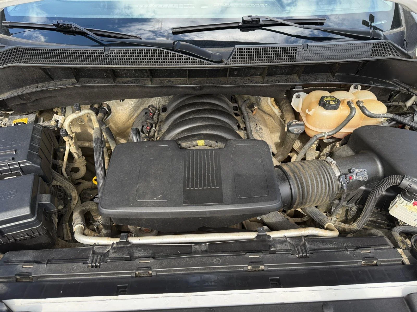 Used 2024 Summit White Chevrolet LT image 29