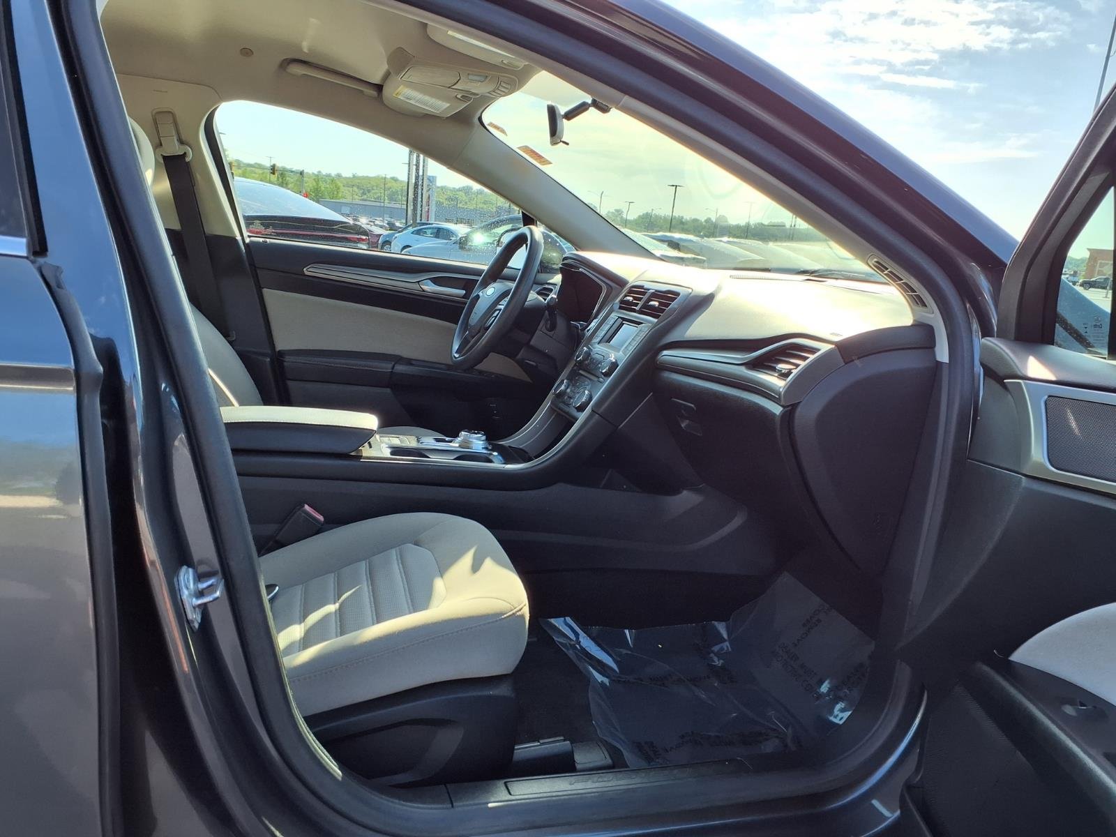 Used 2018 Gray Ford S image 23