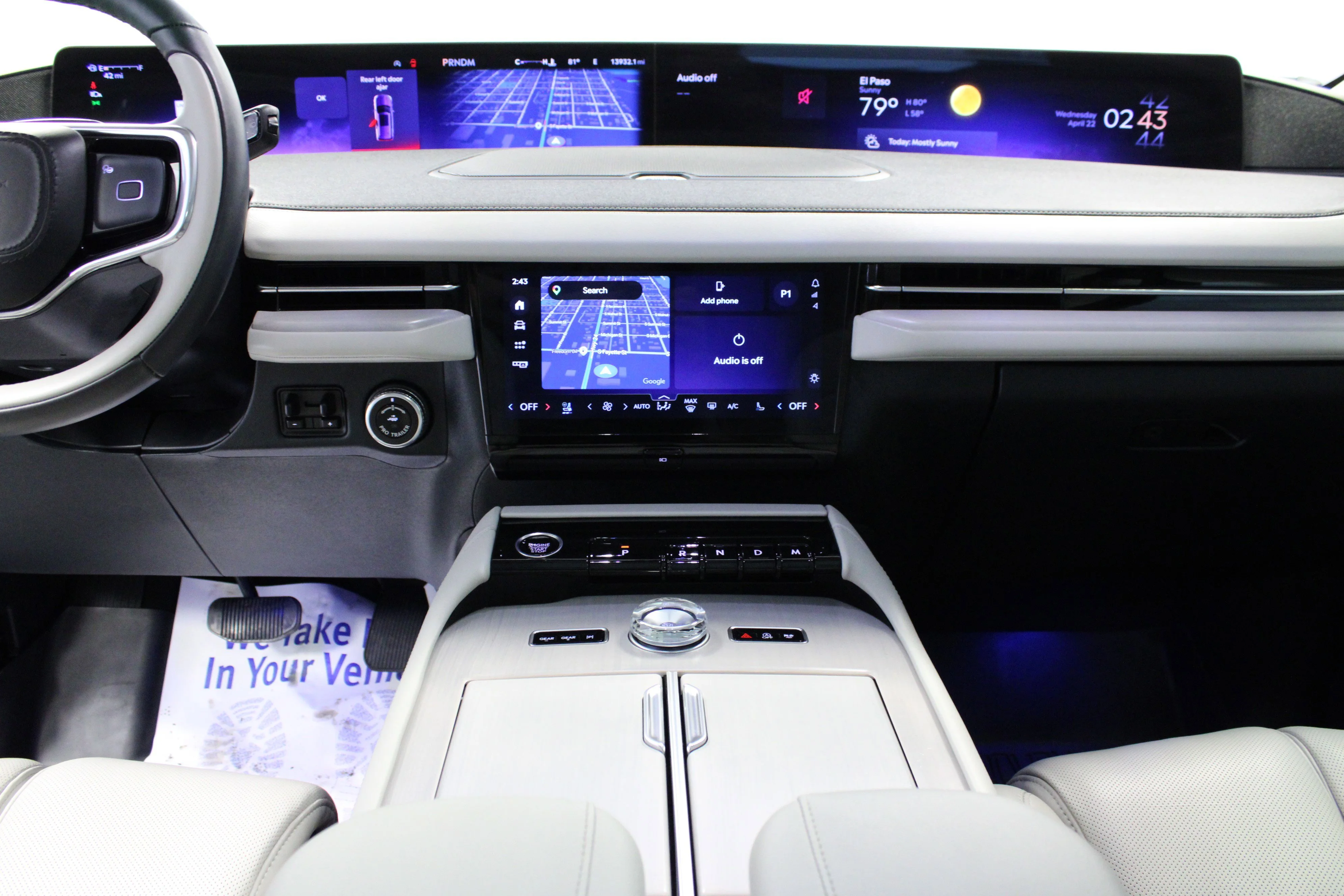Used 2025 White Metallic Lincoln Reserve image 19