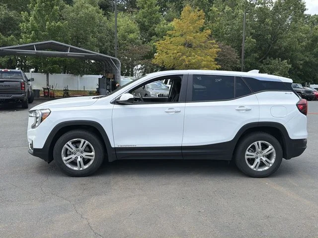 Used 2024 White GMC SLE image 10