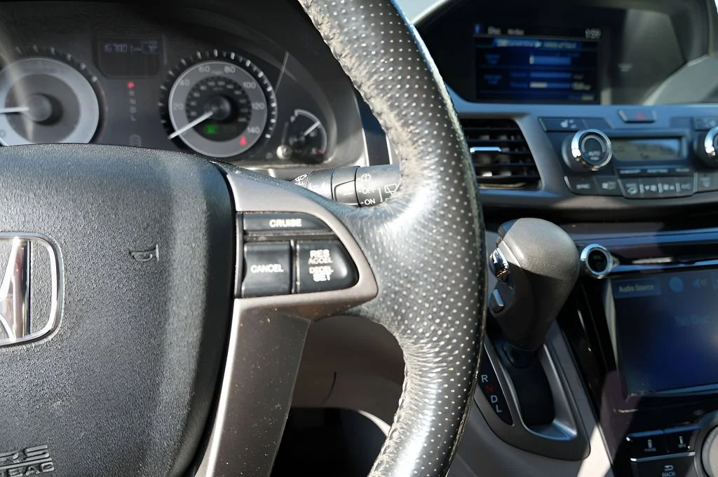 Used 2016 Silver Honda EX-L image 23