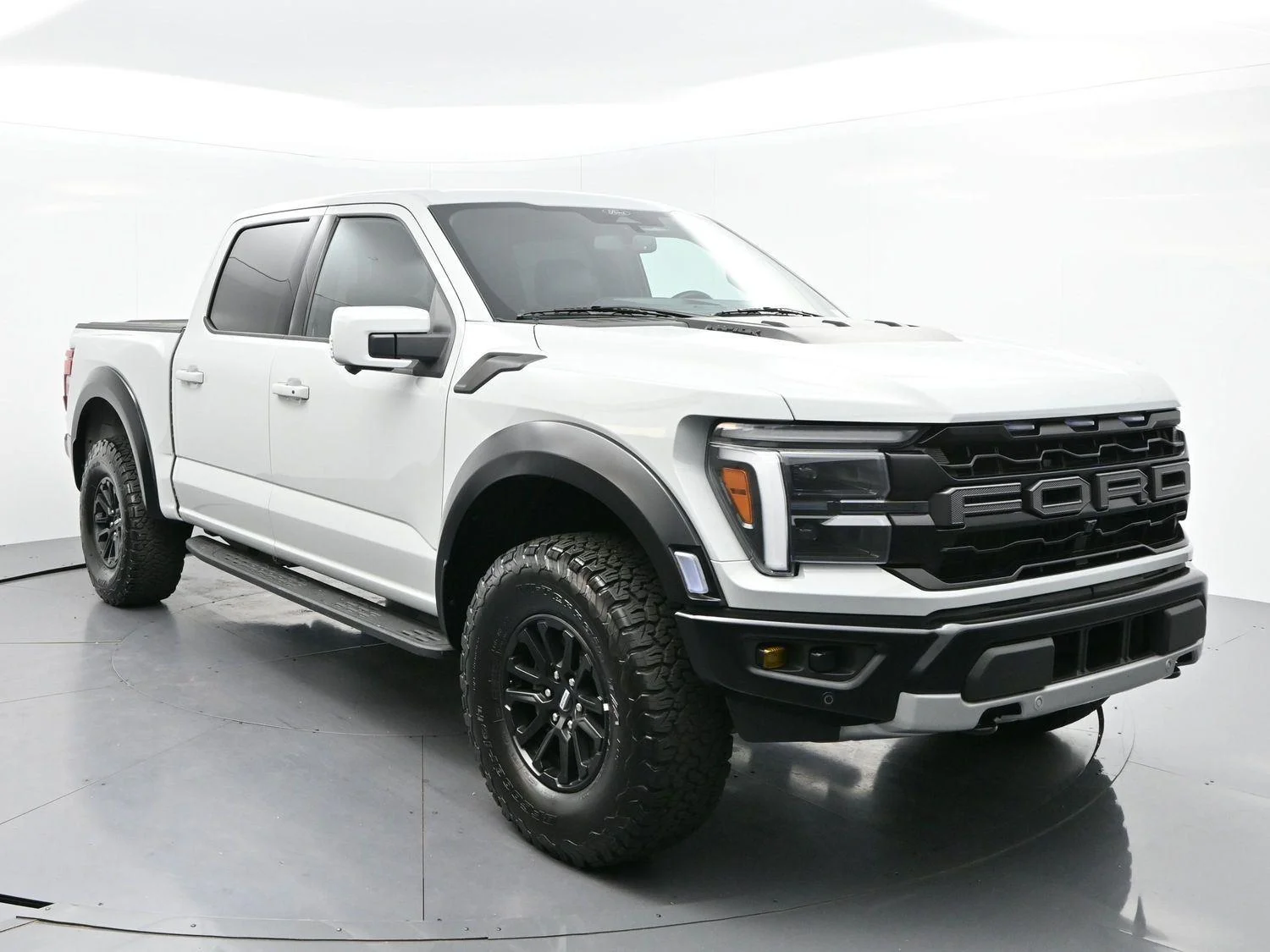 Used 2024 Avalanche Gray Ford Raptor image 2
