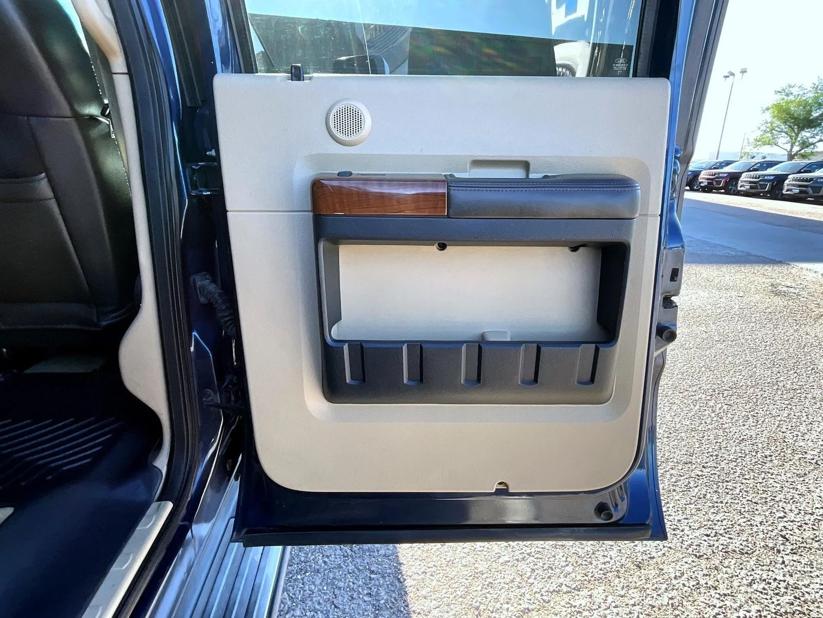Used 2016 Blue Ford King Ranch image 19